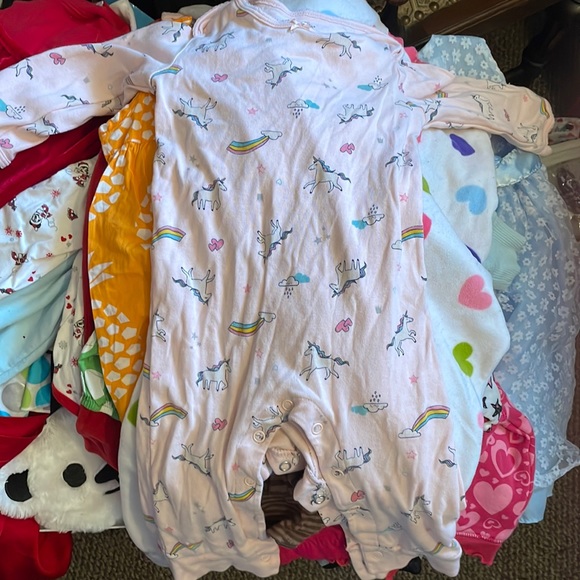 Girls carters pink unicorn body suit 12months - Picture 1 of 3